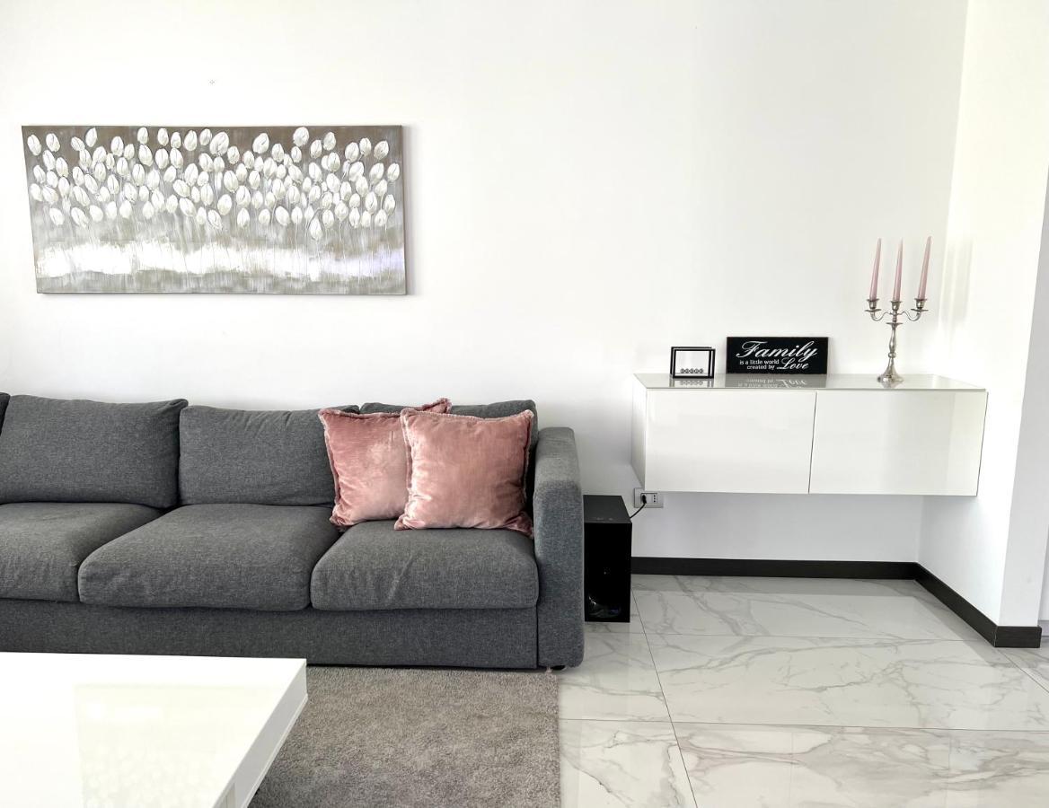Paganini Suites And Apartments Сірміоне Екстер'єр фото