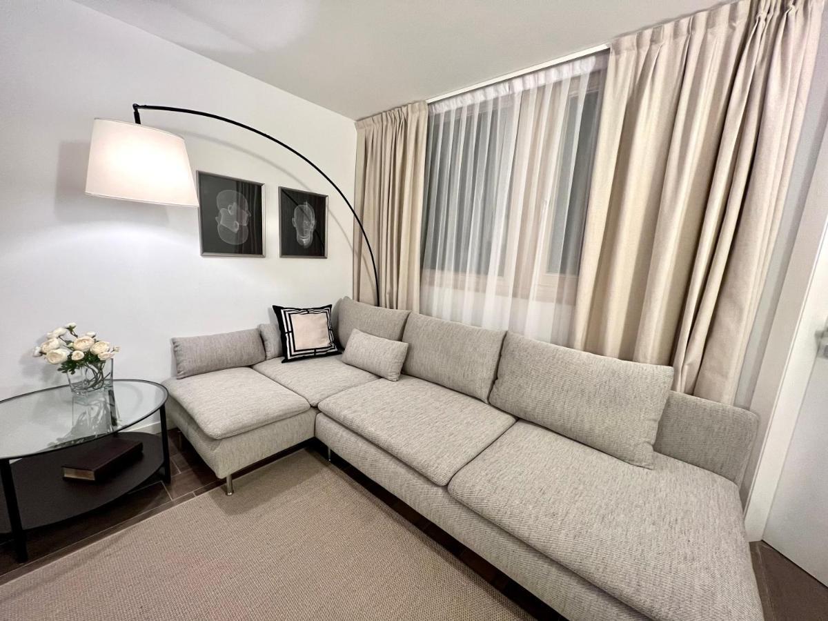 Paganini Suites And Apartments Сірміоне Екстер'єр фото