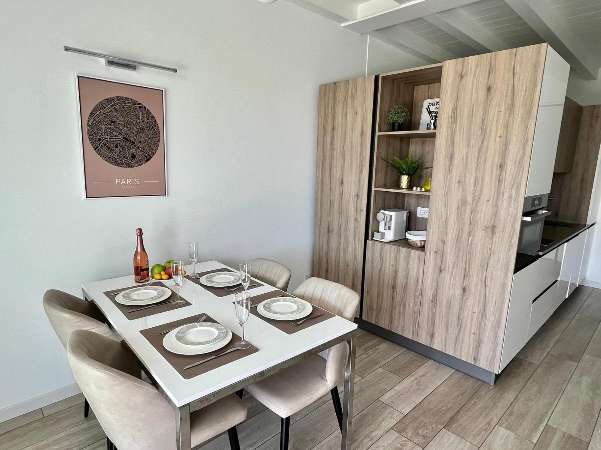 Paganini Suites And Apartments Сірміоне Номер фото